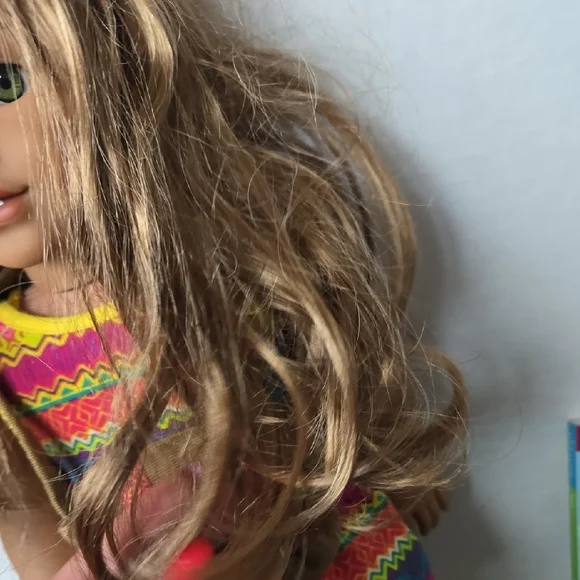 American Girl Doll Lea With Book - Picture 5 of 14